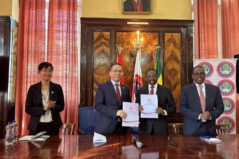 رئيس الجامعة يانغ دان يترأس وفدا لزيارة إثيوبيا ومدغشقر وتنزانيا