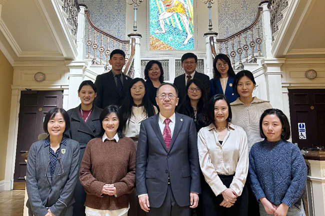 BFSU, 17 mainland universities co-host presidents forum with HKBU