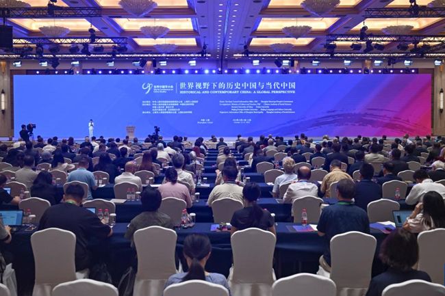 BFSU, 17 mainland universities co-host presidents forum with HKBU