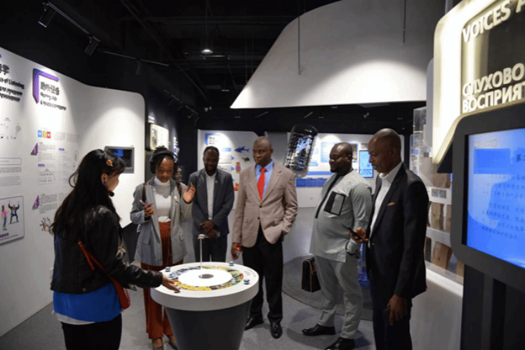 BFSU, 17 mainland universities co-host presidents forum with HKBU