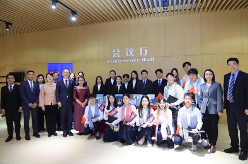BFSU, 17 mainland universities co-host presidents forum with HKBU